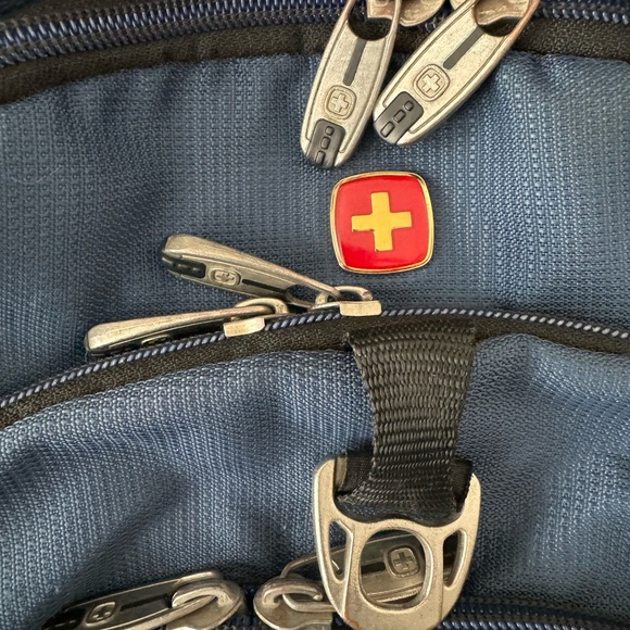 Swiss Army Airflow laptop backpack pre owned - Picture 10 of 13
